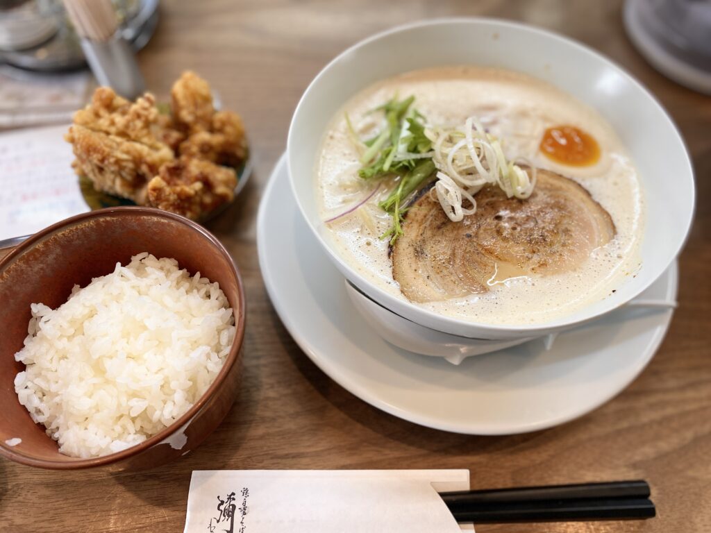 【大阪 鶴見】鶏白湯そば 彌(わたる)の鶏白湯そば 実食レビュー2