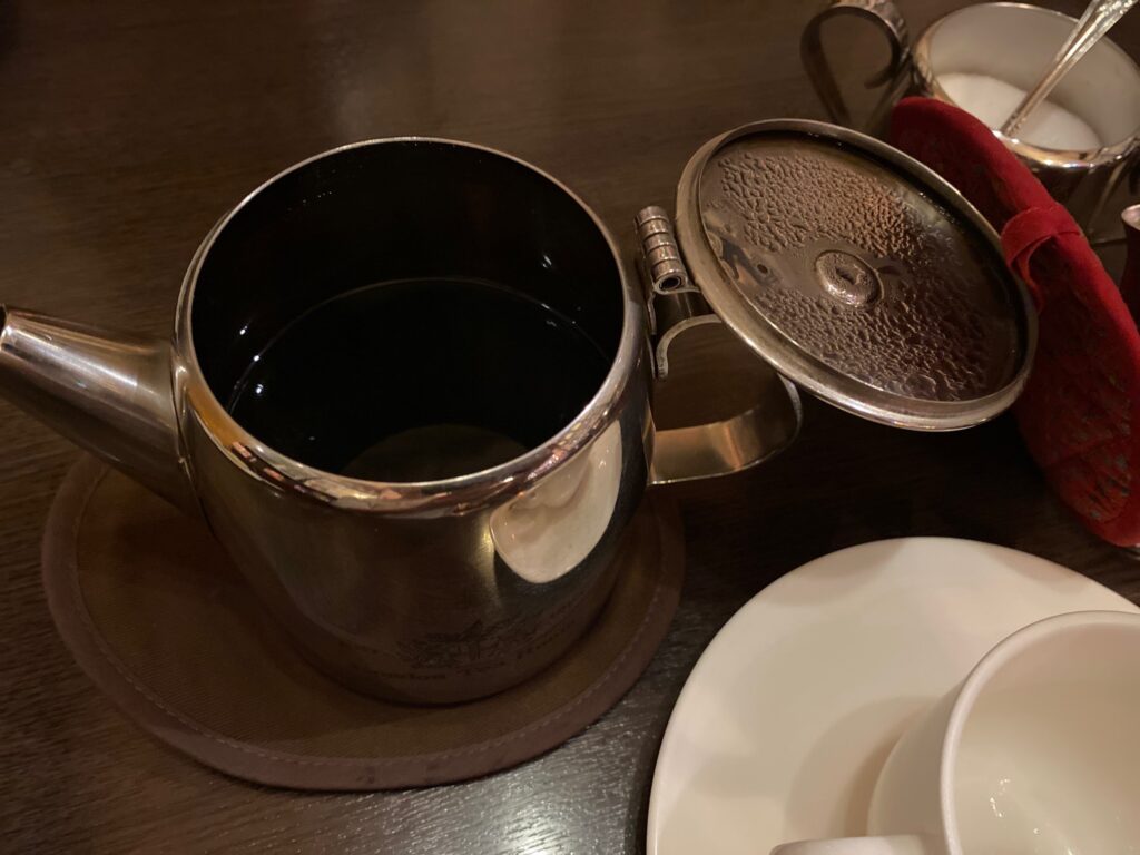 大阪 梅田 ロンドンティールーム コーヒー ポット