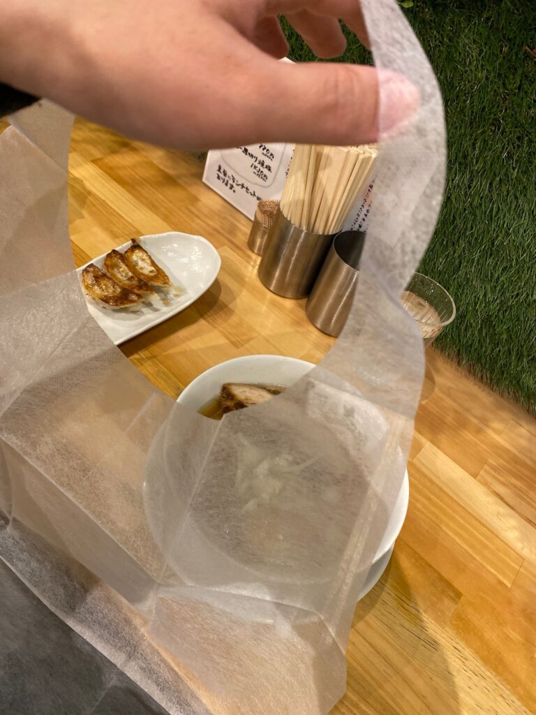 人類みな麺類「らーめんmacro」実食レビュー 紙ナプキン