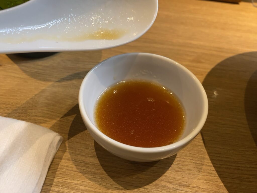 中華そば無限　スープの器