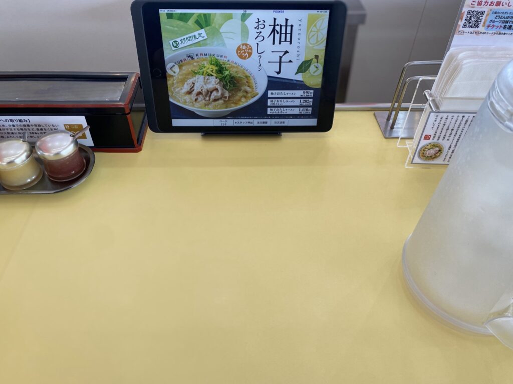 神座(かむくら)の店舗内 テーブル