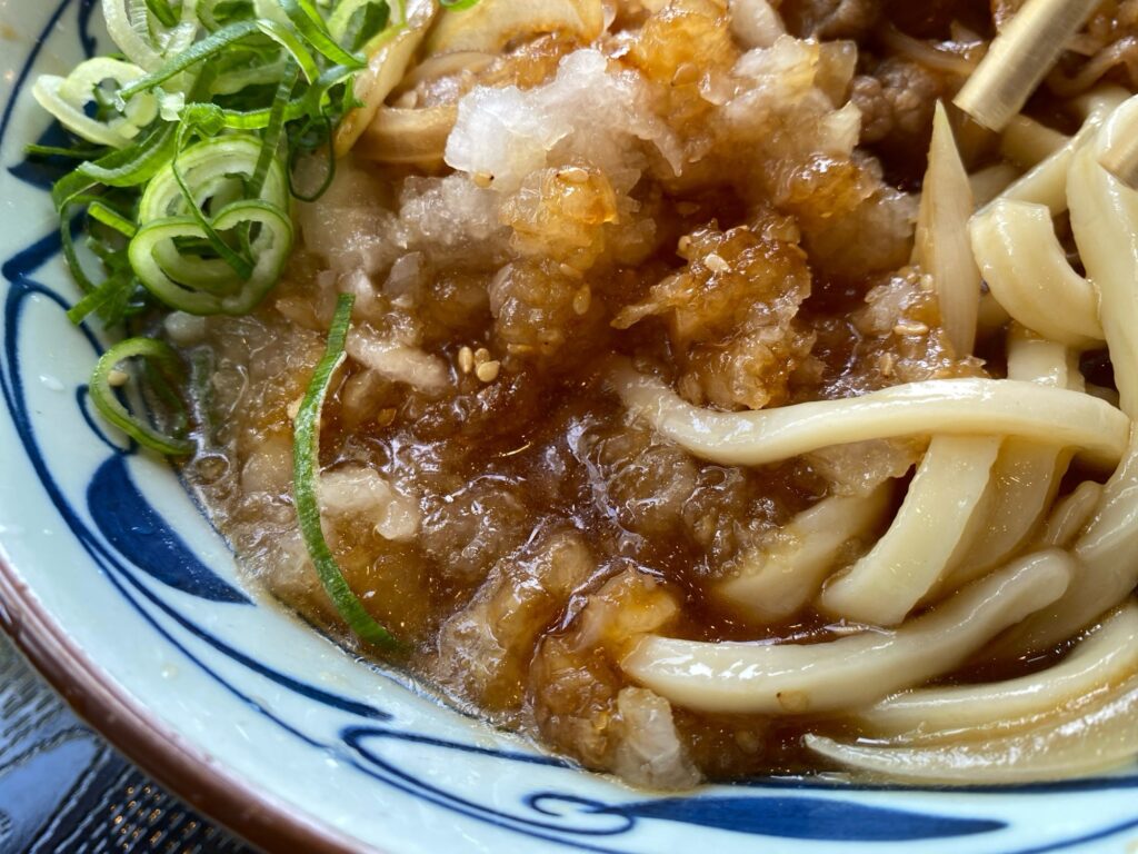 【丸亀製麺】鬼おろし肉ぶっかけうどん レビュー！いつまで･持ち帰り･料金･販売店舗･口コミ